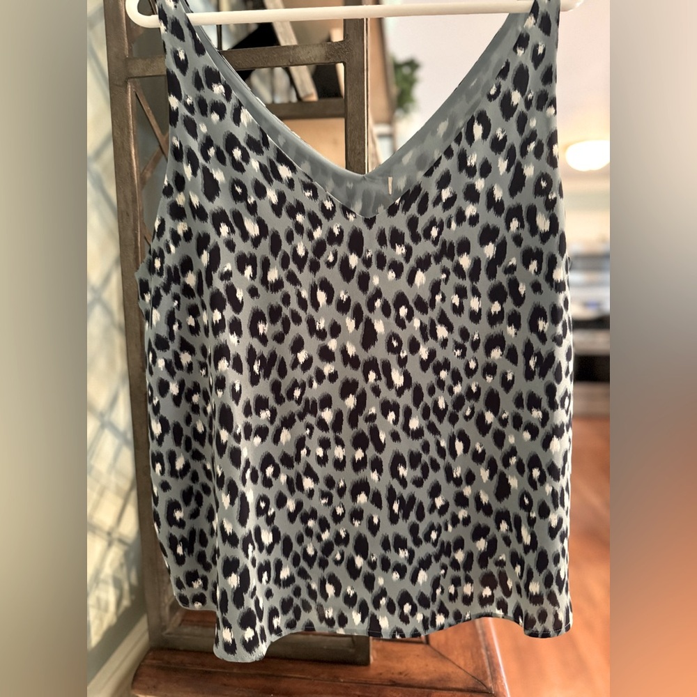LOFT Women’s Sleeveless Tank Shell Blouse Shirt Animal Print Size Large
